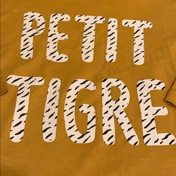 ✨2/$12✨BNWT 12-18mo Shirt - Picture 2 of 3